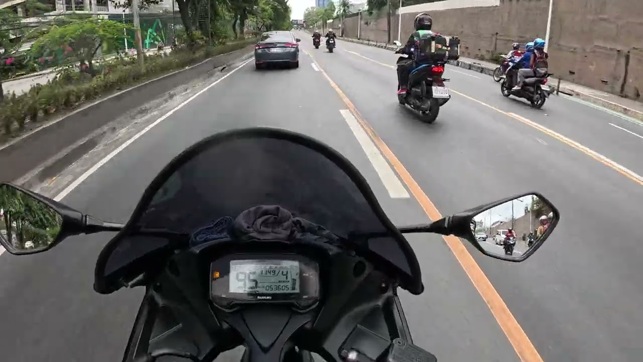 For today.s video guys may kasabayan ako na big bike ninja 1000 at dalawang yamaha sr900 