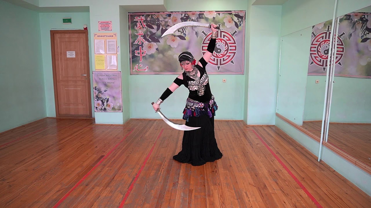 tribal dance with swords - Учебный танец с двумя мечами