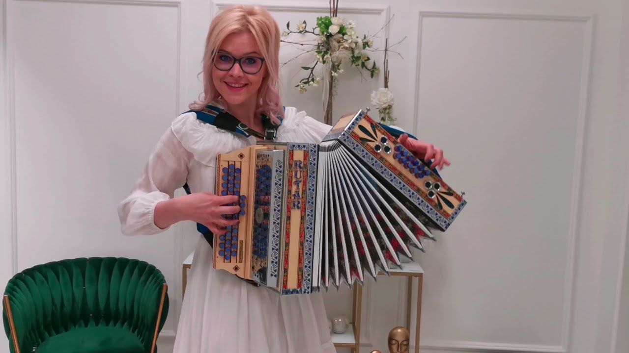 Darja Gajšek - S harmoniko na rajžo