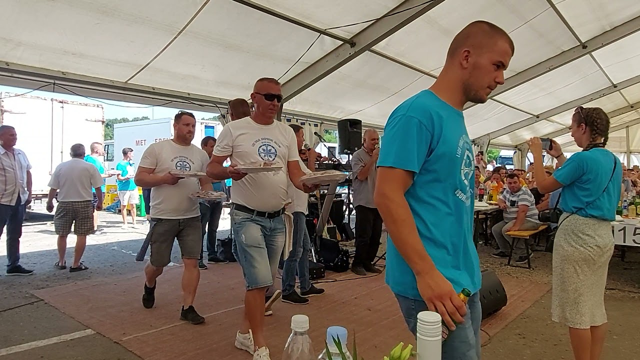 Gale i Martin Krajina na veselju u Usori poslije Mlade mise fra Antonia Gašić