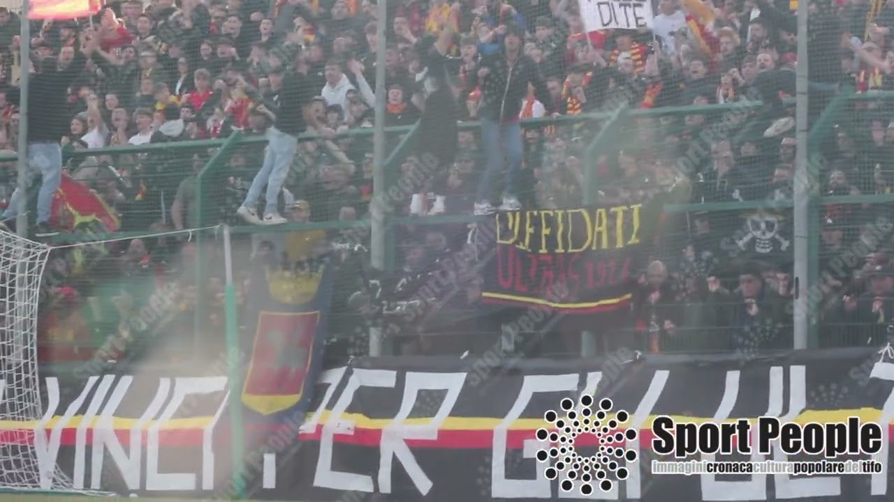 🔥 «Oh Giulianova alè. Giulianova alè...»: Giuliesi, pirotecnica e tifo nel derby vs Teramo 2023-24
