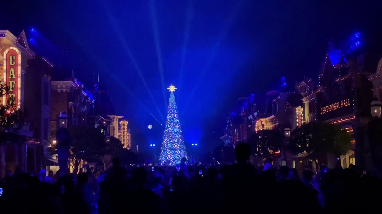 'White Christmas' at HONG KONG DISNEYLAND  |  Christmas Countdown  |  15th Anniversary Celebration