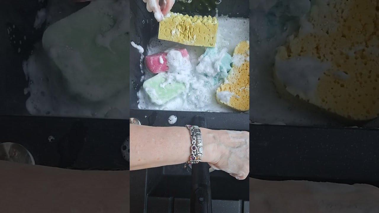 ##asmr #satisfying #foam #sound #suds #crunchy #crisp #fluffy #frothy #squeeze 