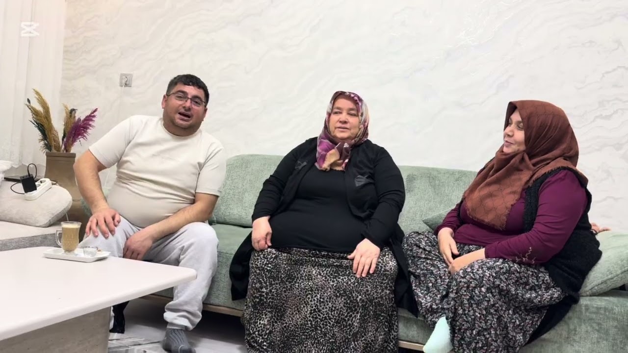 Bugünde Aşira yengeme boru çeşme muslukları ve lavabo taşi ve boya aldık Aşira yengemle 