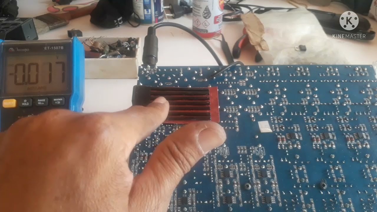 Mesa de som BEHRINGER XENYX 1202FX COM BARULHO NA SAIDA E VU ACESO