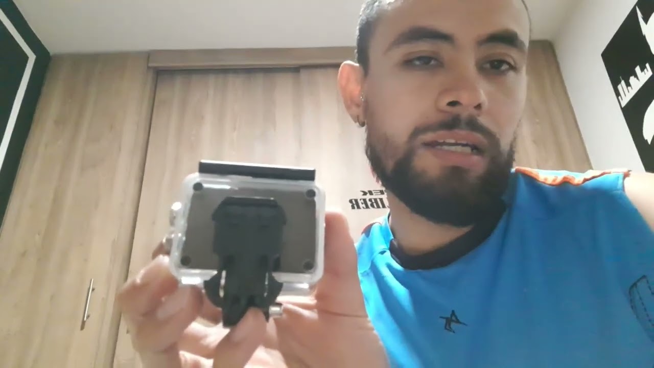Como instalar cámara de accion en casco de motocicleta cámara deportiva AKASO V50X