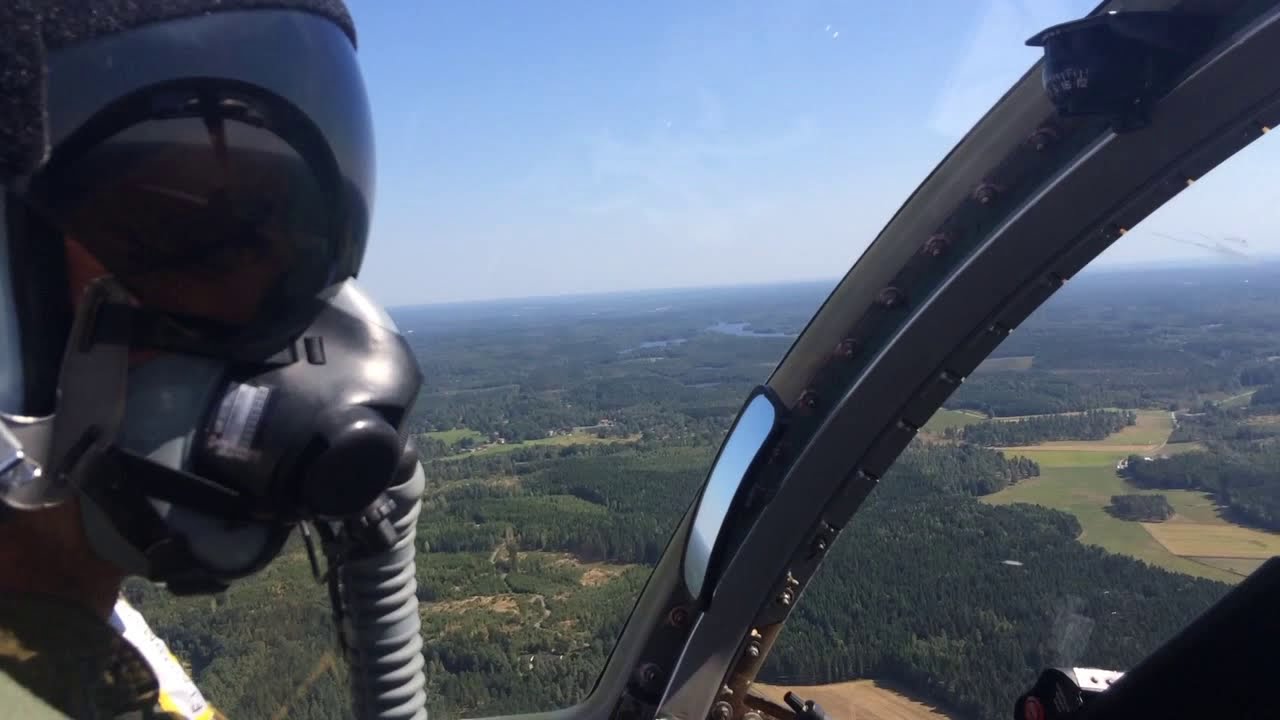FROM THE COCKPIT - Landing a SK60 Swedish Air Force FIGHTER JET