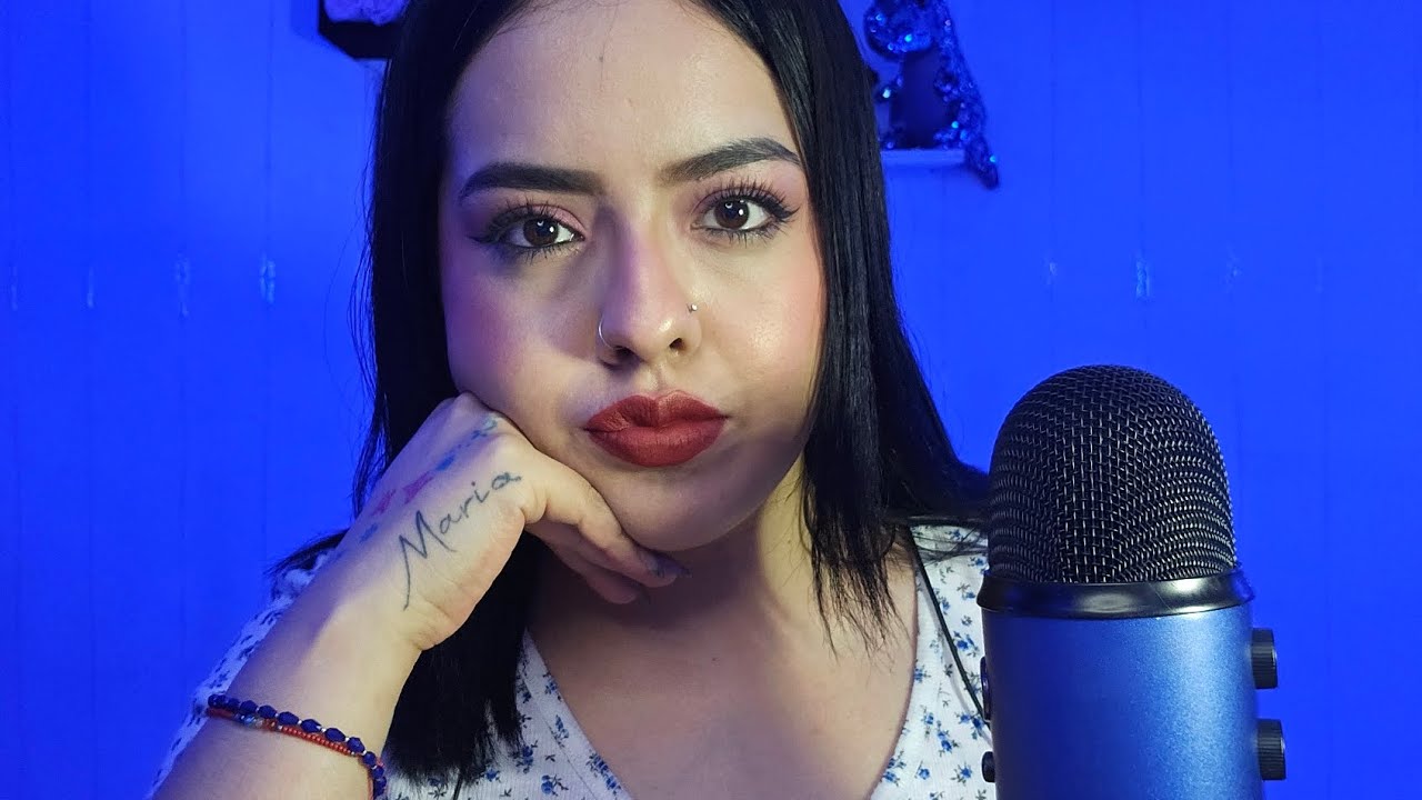 ASMR RP TU MAMÁ MUY INTENSA TE CELA Y NO TE DEJA TENER NOVIA 😐