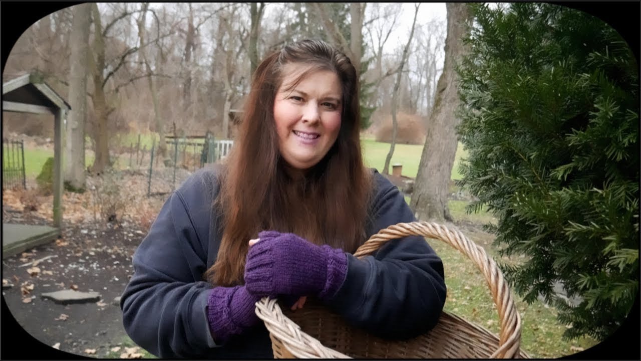 Frugal Girl Decorates Mobile Home Outdoors For Free
