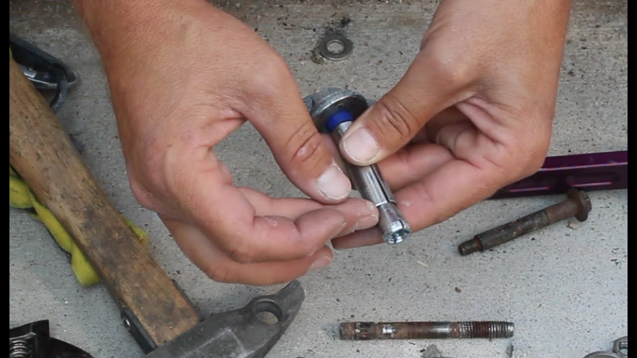 Sleeve/5-piece bolt removal