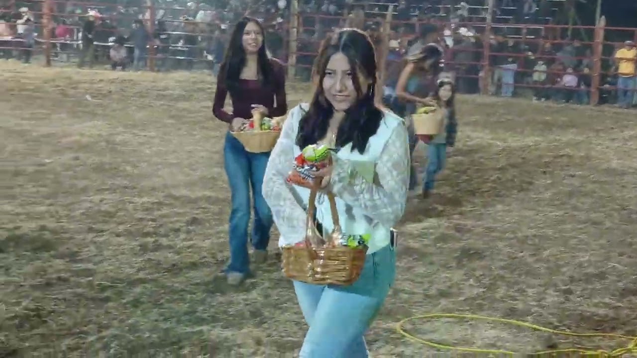 Madrinas de dulce 9 de febrero jaripeo en Ayoquezco 