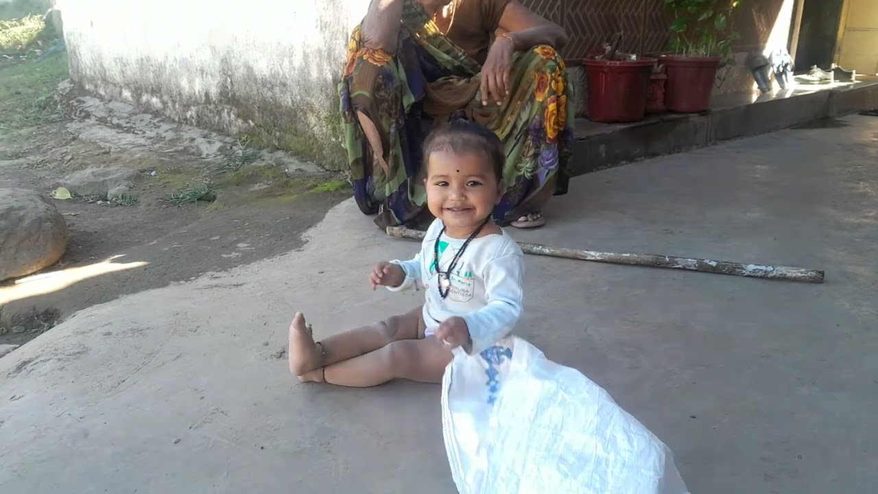 Grand Nani ki sath mast karti hoi meri beti ... #bachpan #babylove #babyvideo @MyHena1712 