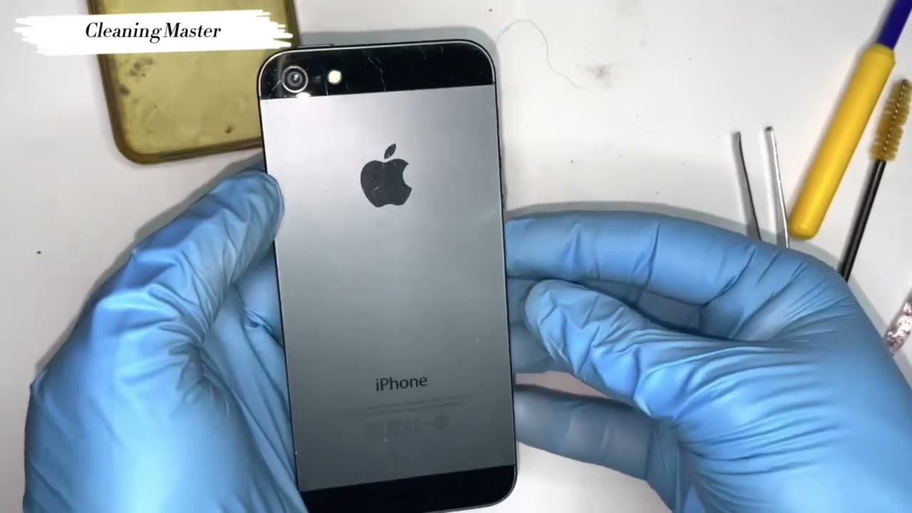 part7. How To Clean the iPhone Charging Port??