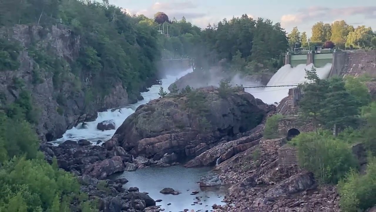 Fallens dagar vattenp&aring;sl&auml;pp kl 20