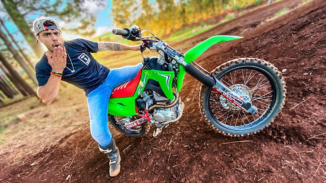 ME SURPREENDI COM ESSA CRF 230 NA PISTA DE MOTOCROSS