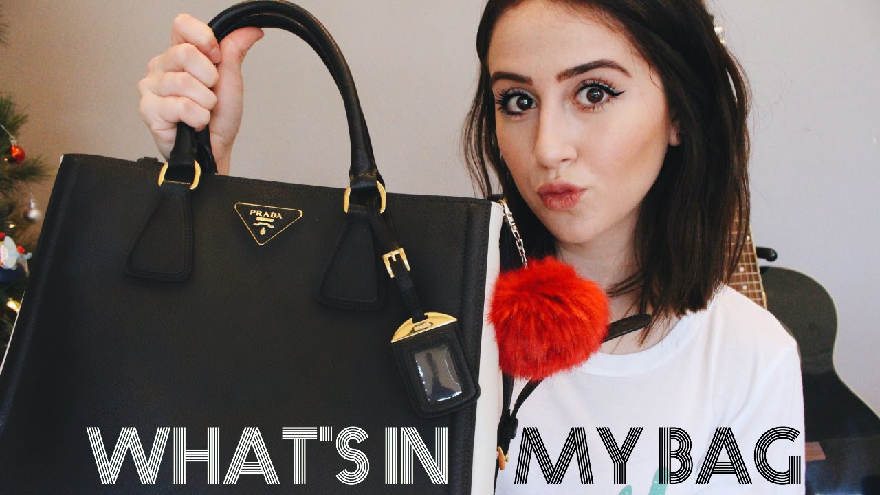 What's In My Bag // Prada Saffiano Tote