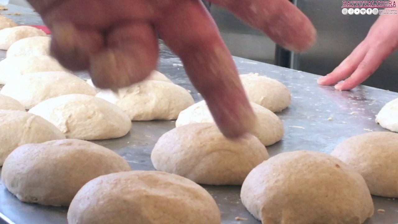 Battutalibera, Davide Longoni  e la lezione sul pane a Monaci