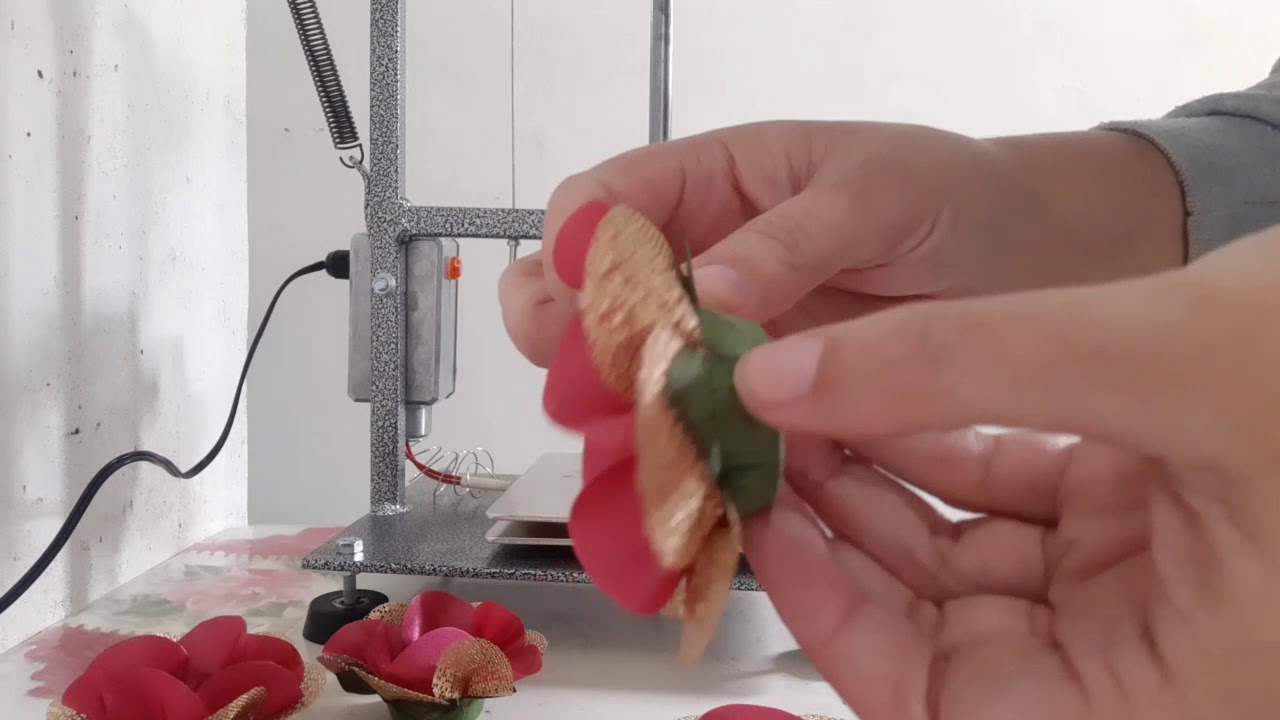 Prensa térmica para forminha de doce.