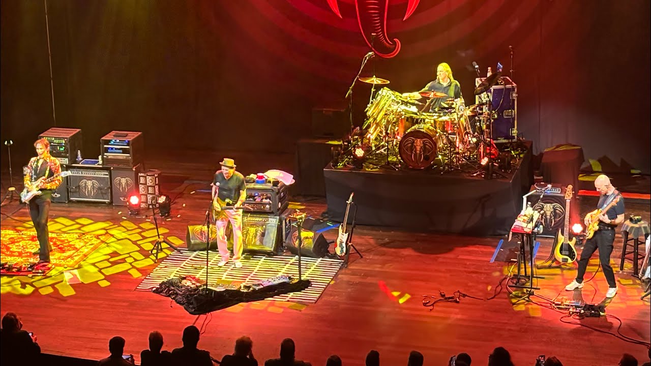 Indiscipline (King Crimson) by Adrian Belew, Tony Levin, Steve Vai & Danny Carey (Live in Toronto)