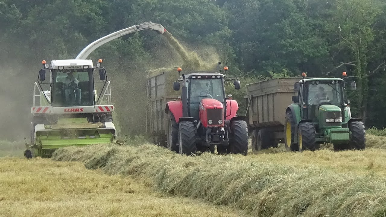 Lifting the THICK STUFF! Lifting Grass for Silage with Claas Jaguar 870, John Deeres & Massey