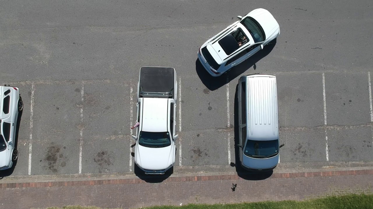 Beautiful VW Tiguan R-line Automatic Parking  Demonstration