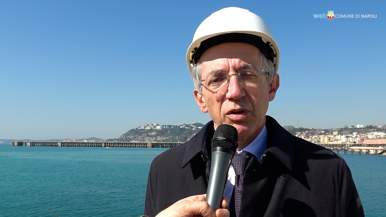 Bagnoli, sopralluogo della commissione urbanistica col sindaco Manfredi