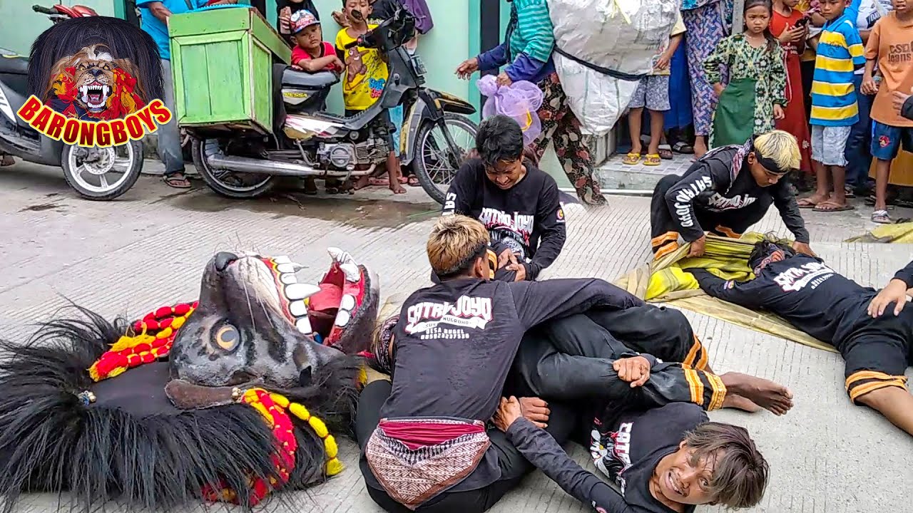 Atraksi Barongan Kesurupan Ngamuk, Barongan Galak Banget! Satrio Joyo Bugel di Bunderan | BarongBoys