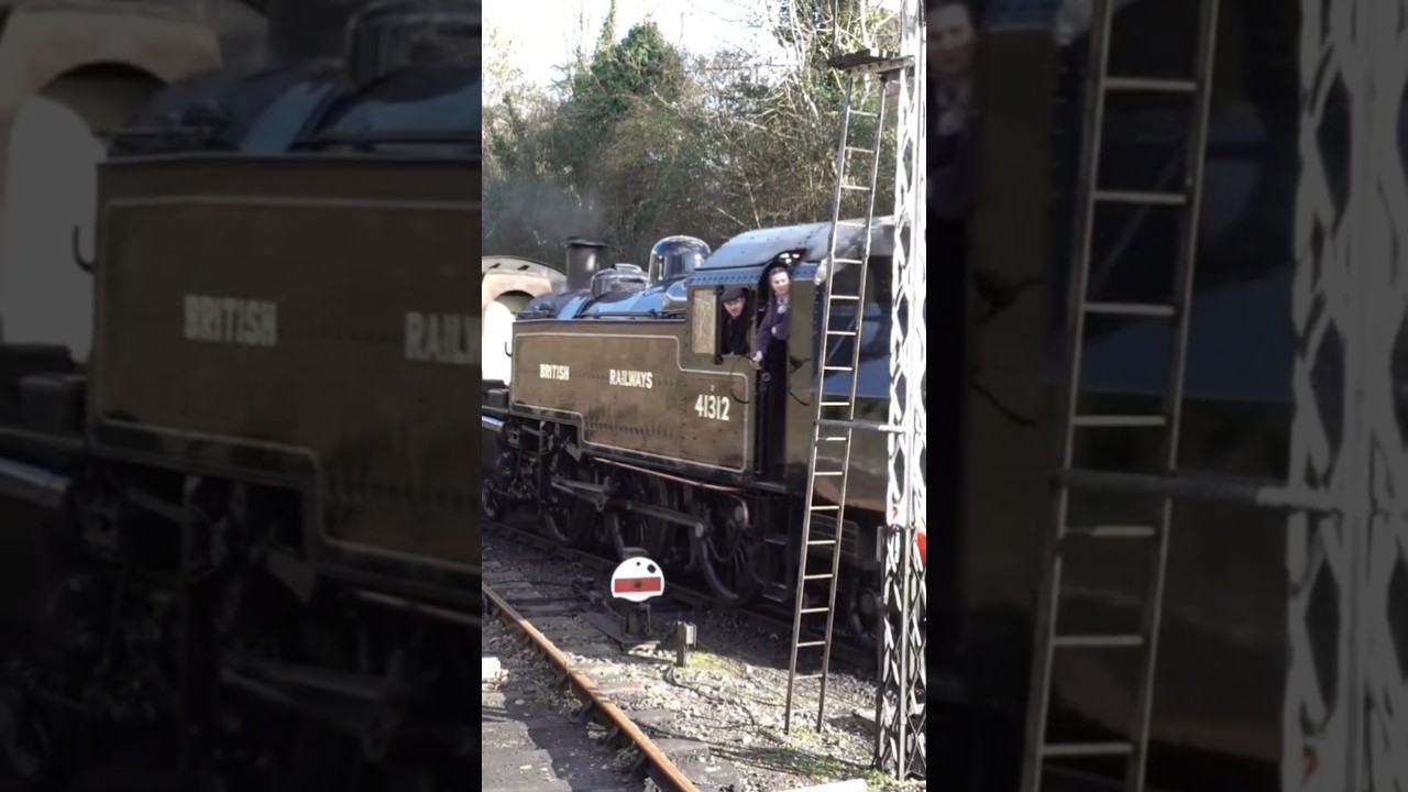 41312 and 60103 Flying Scotsman arriving into Aleresford #train #railwaycontent #steamengine