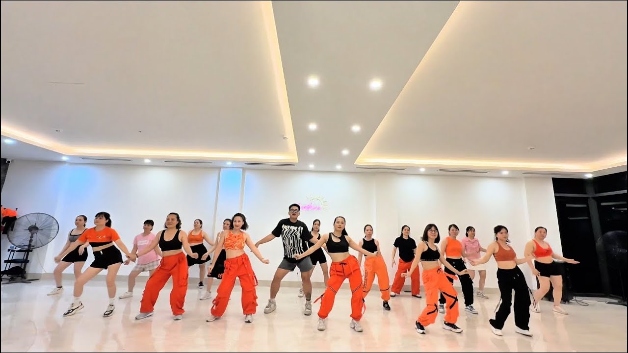 ĐỒNG DAO XINH GÁI | Zumba | Dance Fitness | Miu Lê, Orange, Quỳnh Anh Shyn, Vũ Thảo My, Mỹ Mỹ - Exsh