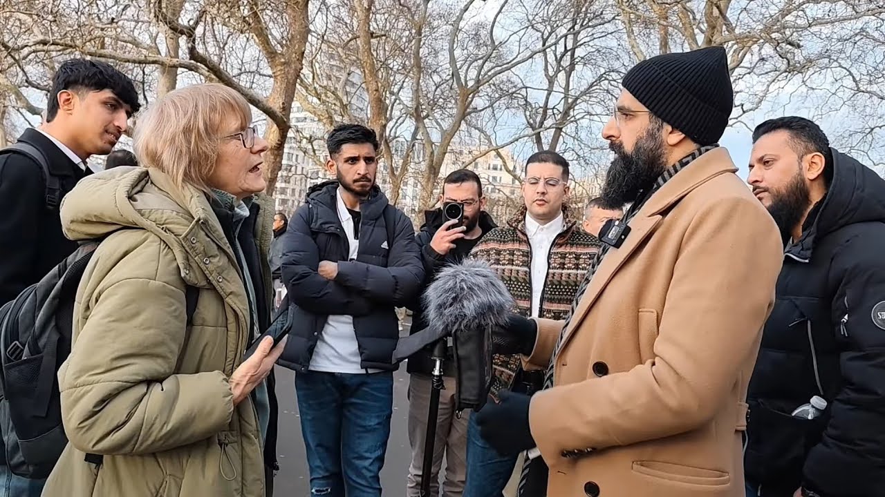 Russian Lady Unmasked for Deliberate Quranic Misrepresentation | Smile2Jannah | Speakers Corner 