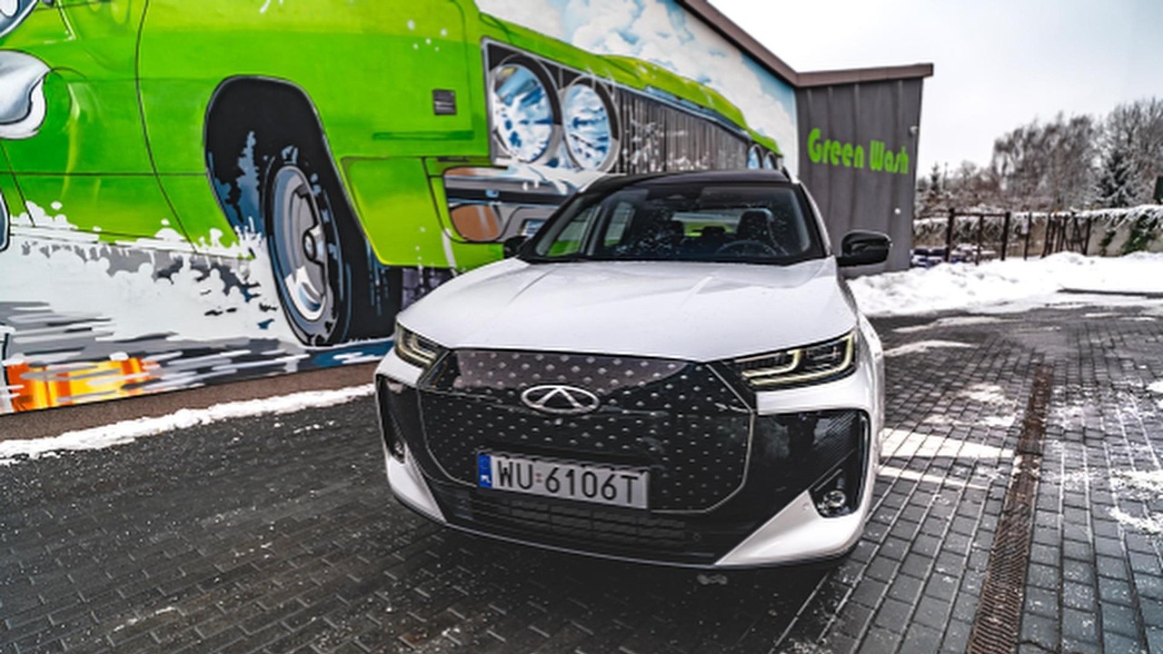 Chery Tiggo 7 PHEV w najtańszej wersji &ndash; czy warto? Test + niebezpieczna sytuacja na drodze!