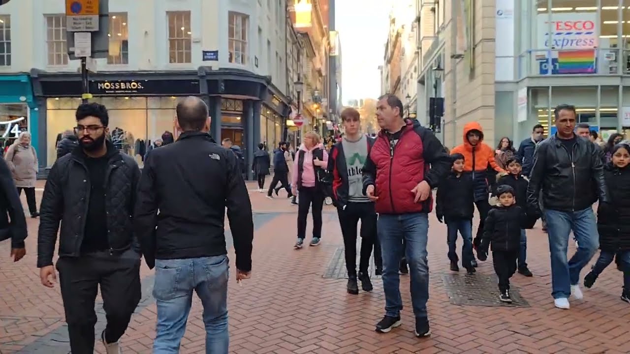 Birmingham City Centre Walk: From Birmingham New Street to Bullring Open Market.