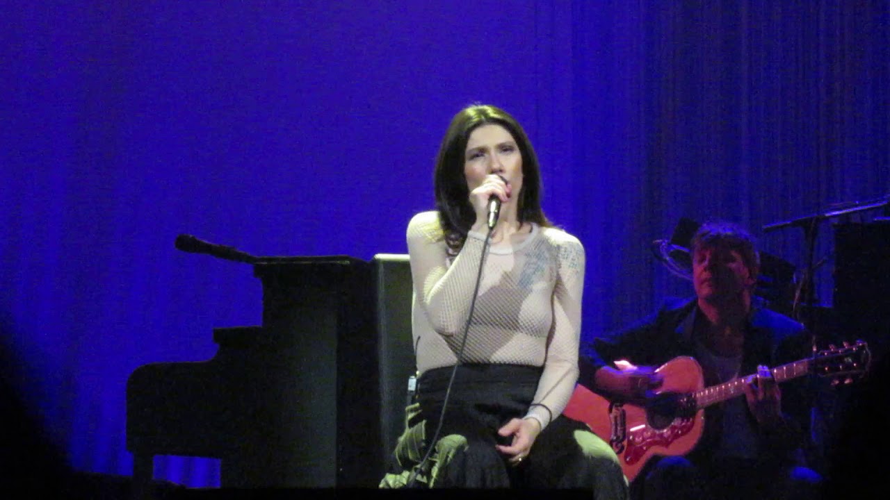 Elisa - Qualcosa che non c'è @ Diari Aperti Tour - Bologna 2/5/2019