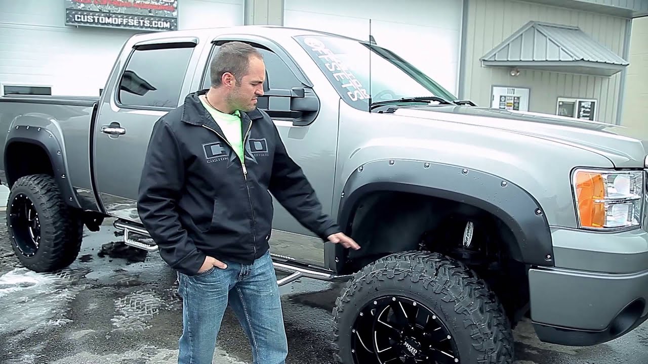 Spotlight - 2007 GMC Sierra on Moto Metal 962 20x12 and Atturo 35's