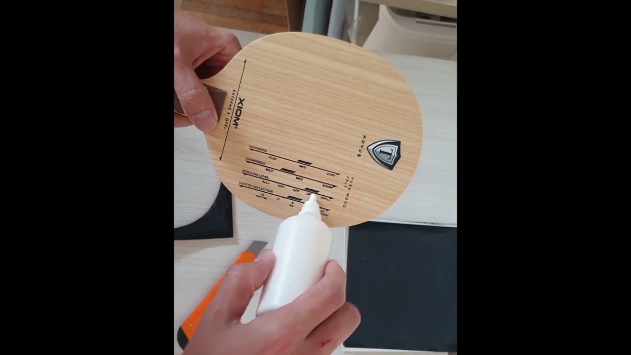 Montando uma raquete de tênis de mesa profissional