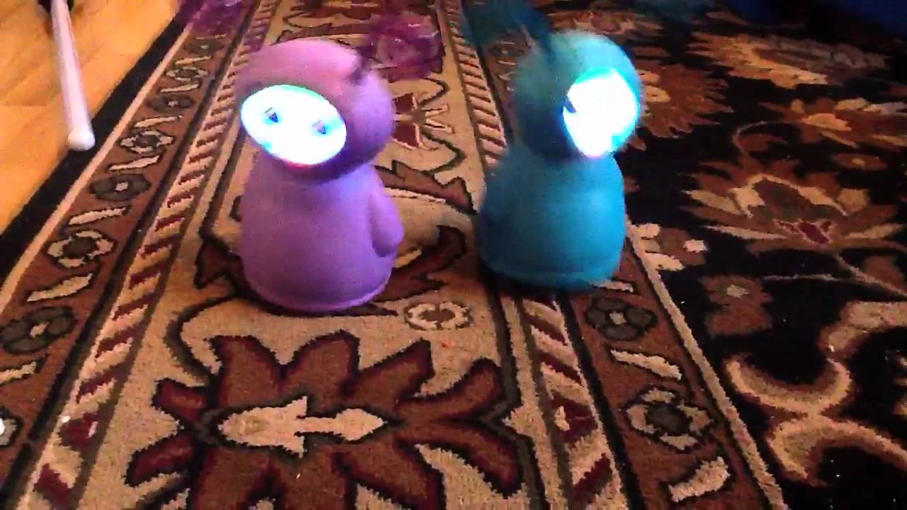 Awesome Dancing Fijits in unison