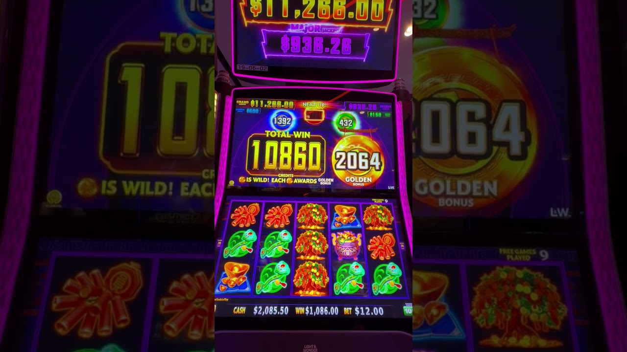 Lightning Gongs Triple Pop Bonus! $12 Bet lands a huge jackpot! #slots #lightninggongs #casino 