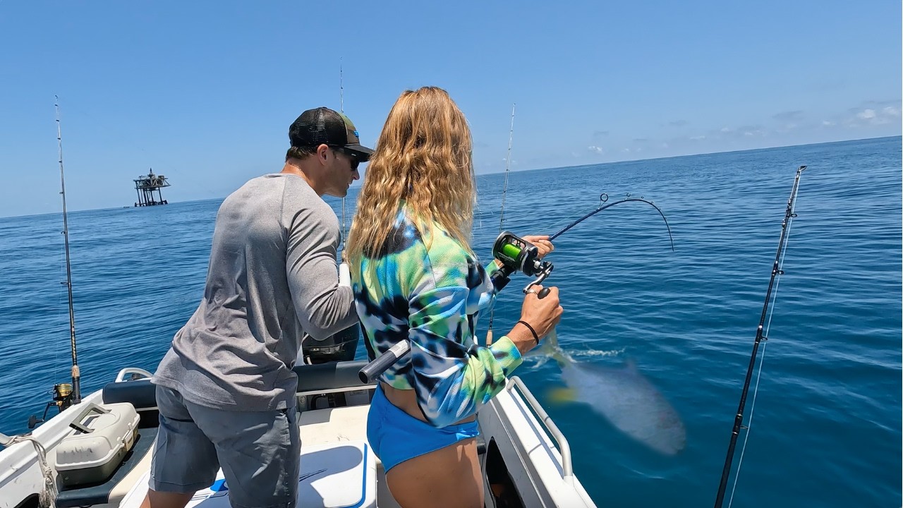 We both had THE FIGHT of our LIVES! | Corpus Christi Texas Coast Fishing Oil Rigs