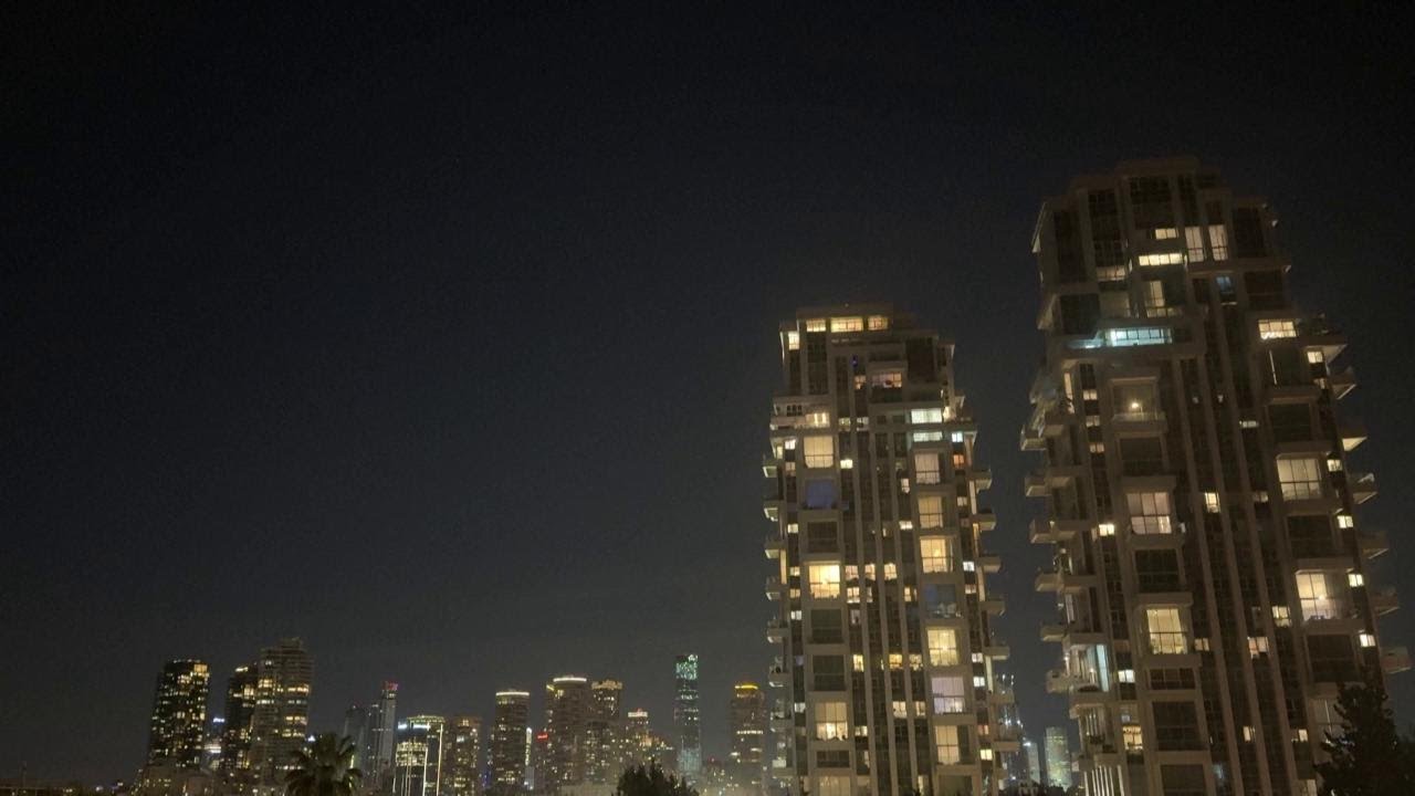 Sirene e forti esplosioni a TEL AVIV E GERUSALEMME per i MISSILI dall'IRAN