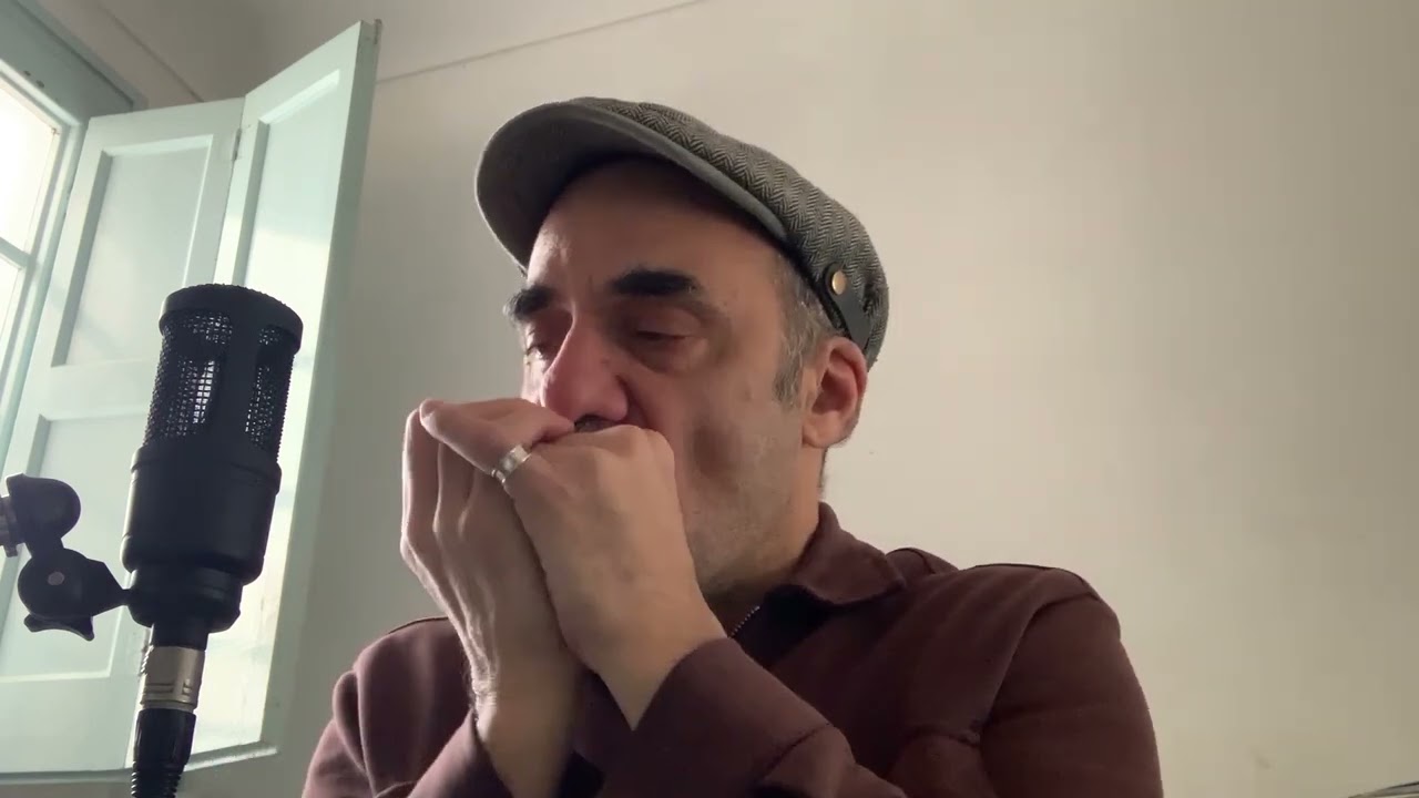 Improvisation inspirée de In the cluster sur un harmonica Yonberg lames de bronze