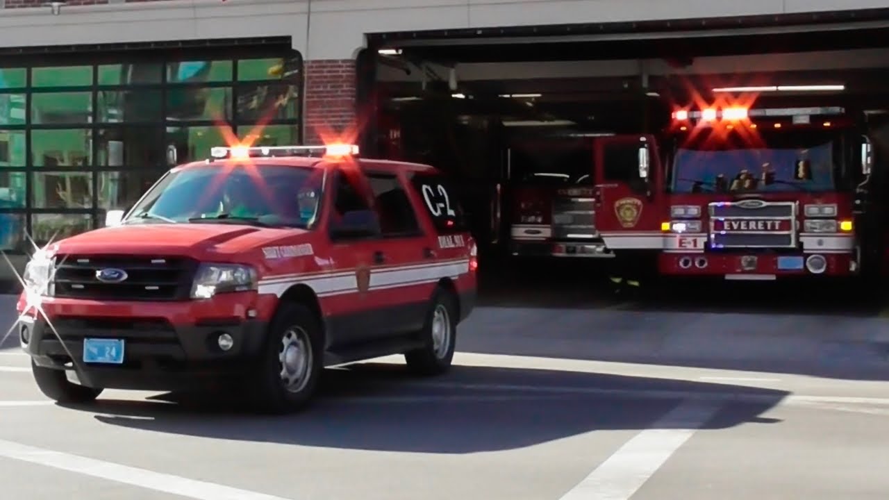 *Full House Response* Everett, MA Fire Department Car 2, Engine 1, & Ladder 1 Responding