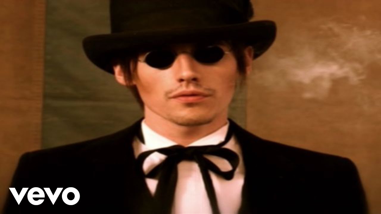 Carney - Love Me Chase Me