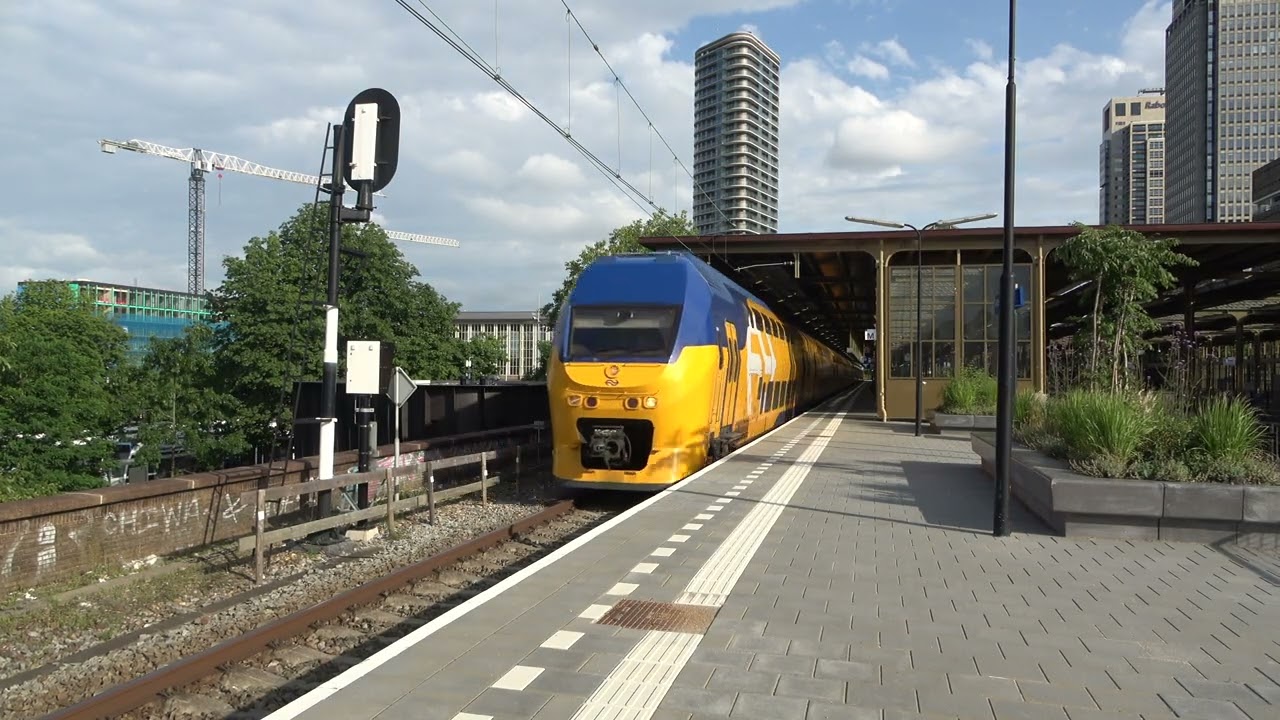 [4K] Eerste! 10 delige Flow VIRM komen door Amsterdam Amstel!