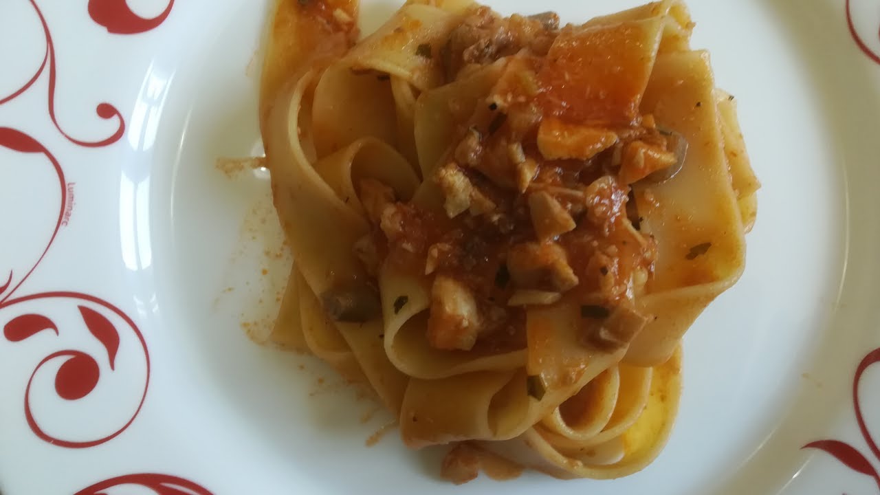 Pappardelle al sugo di coniglio, ricetta impagabile dalla bontà sopraffina. Vino consigliato Pinot