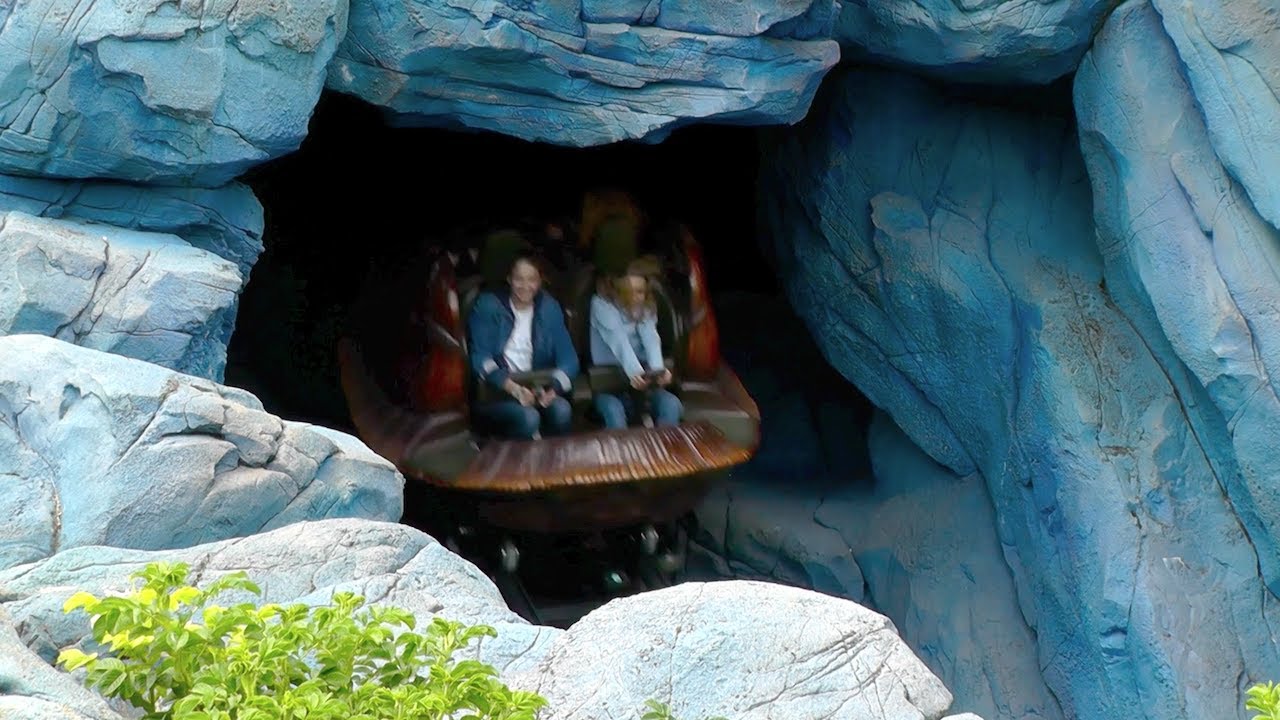 Crush's Coaster (exterior & queue) at Disneyland Paris