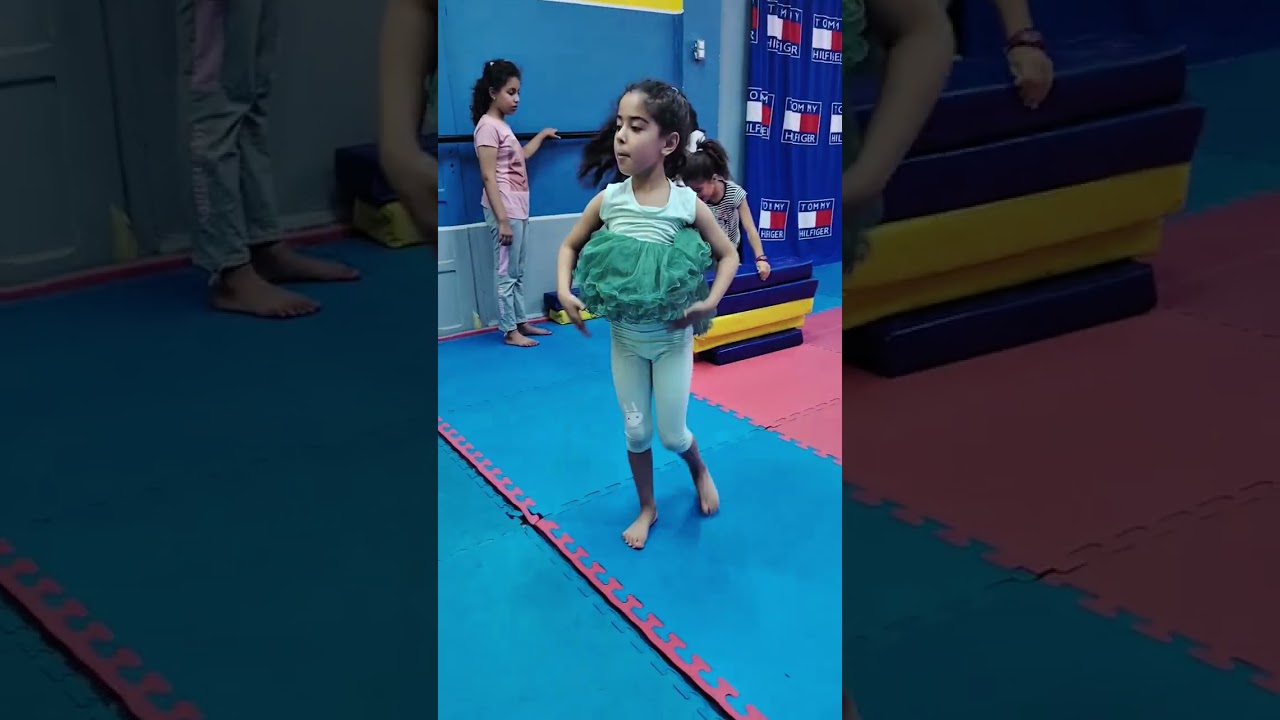 Gymnastics✨👯&zwj;♀️ with the coach Hadjab nour el malak ✨