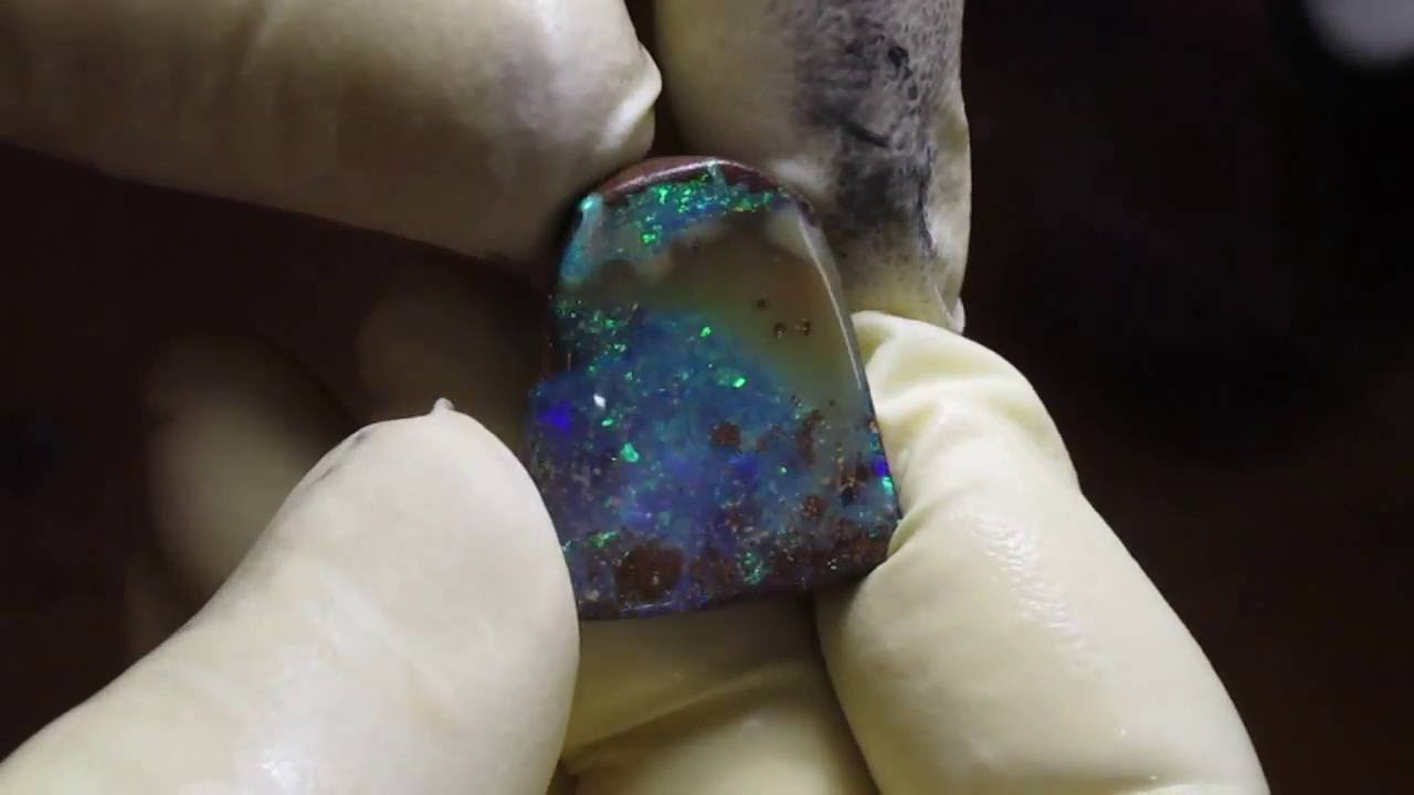 Schleifen eines Opals, Boulderopal, Opal schleifen.
