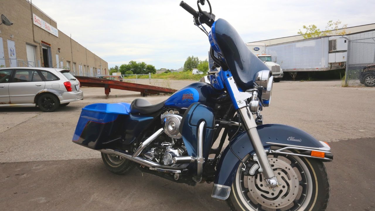 Custom Harley Ultra Classic Two-Tone Paint Job