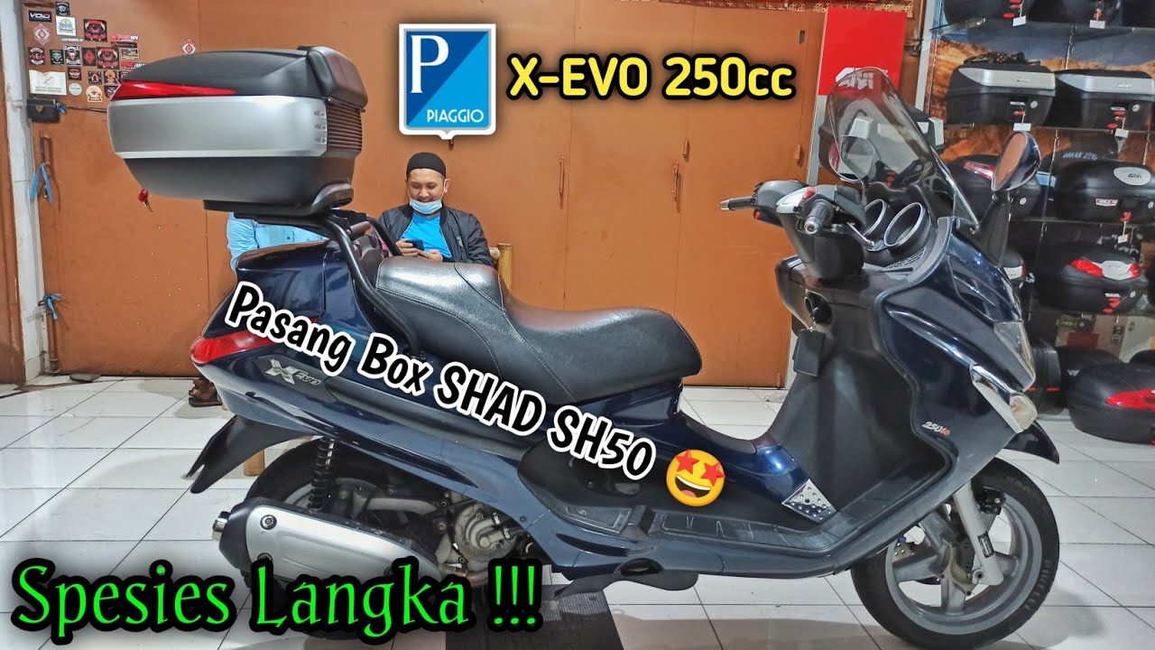 Vespa Matic Piaggio X-EVO 250cc instal Top Box SHAD 50 SH50 Motor limited cuma 60 unit di indonesia