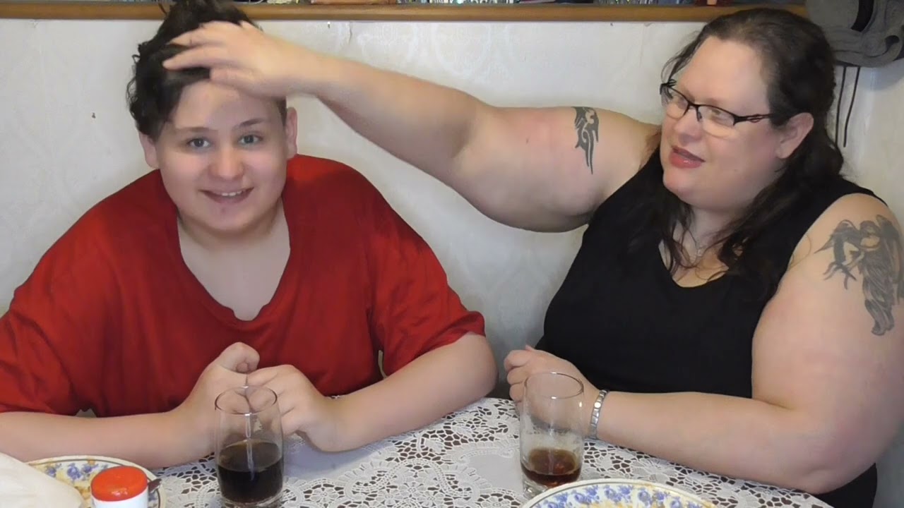 Mukbang - Spagetti och köttfärssås ( Hemlagat )